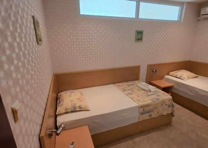 Miramar Palace Apartmán *