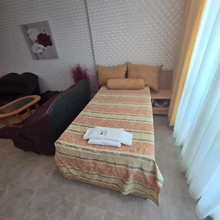 דירה Miramar Palace סאני ביץ'