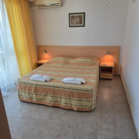 Miramar Palace דירה *