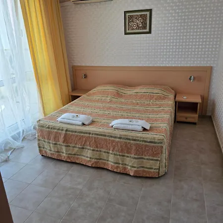 Miramar Palace דירה סאני ביץ'